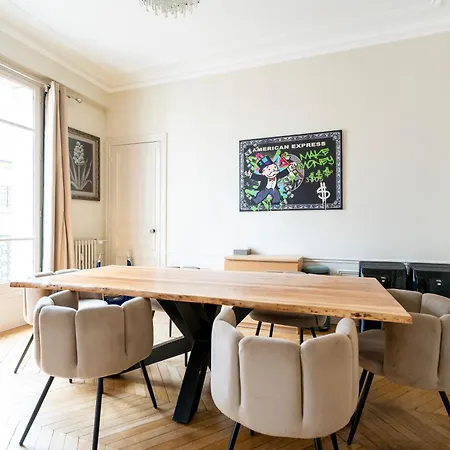 Luxe Tour Eiffel Apartment