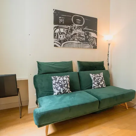 Luxe Tour Eiffel Apartment Paris