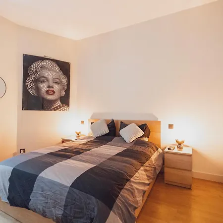 Luxe Tour Eiffel Apartment Paris