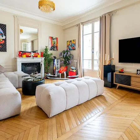 Luxe Tour Eiffel Apartment Paris
