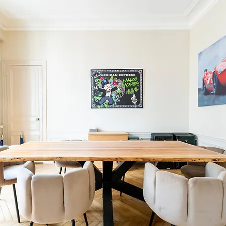 Luxe Tour Eiffel Apartment Paris